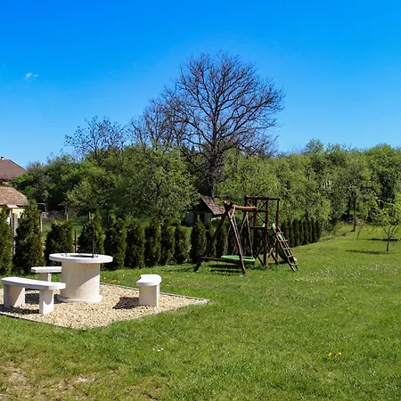 Maja Apartman *